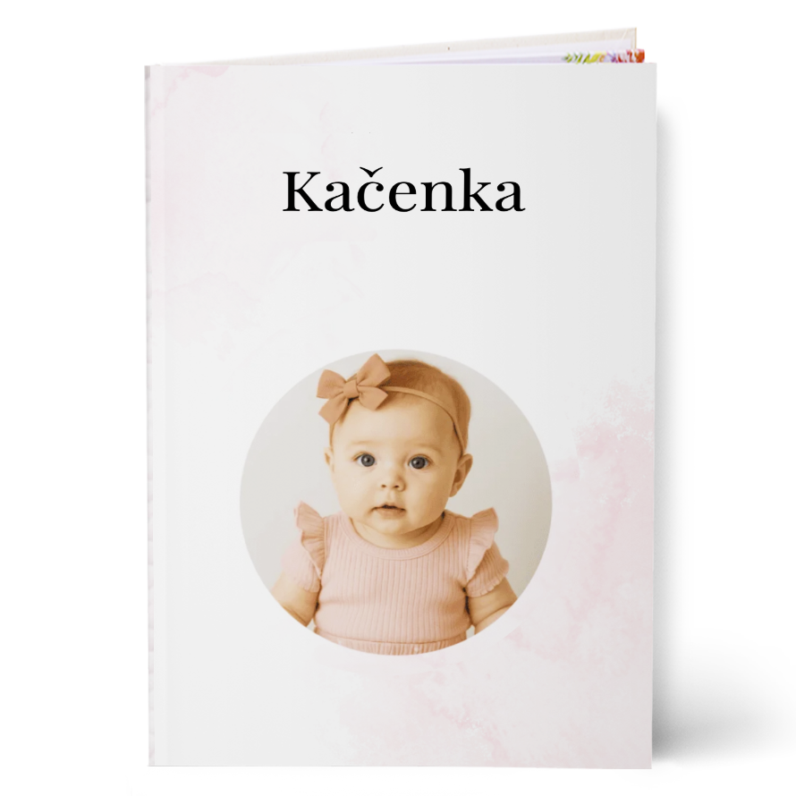 Kvalitní fotokniha velká A4 - vlastní foto na deskách. Levně online. - Holčička